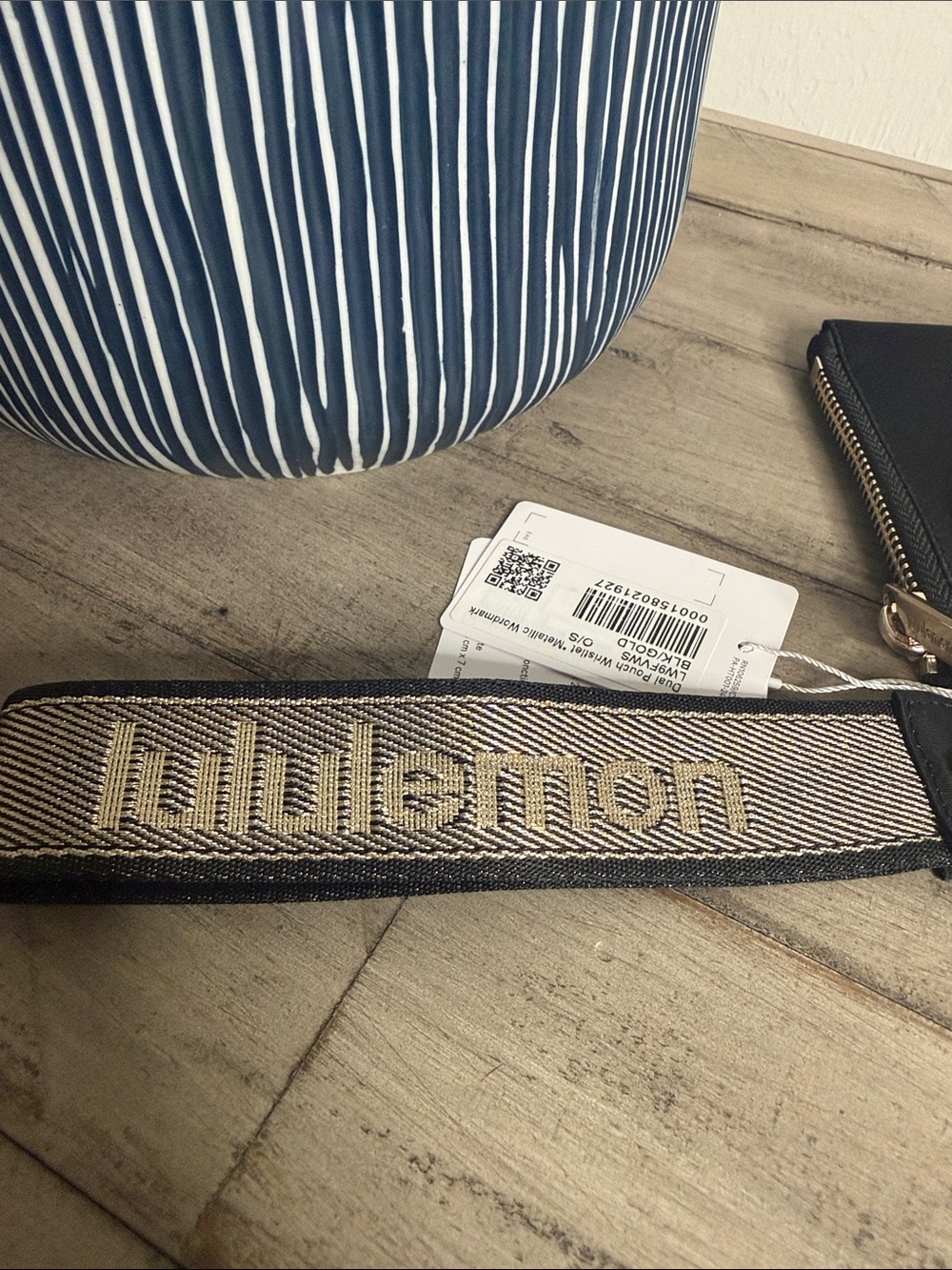 Lululemon Dual Pouch Wristlet *Metallic Wordmark - Picture 2 of 8